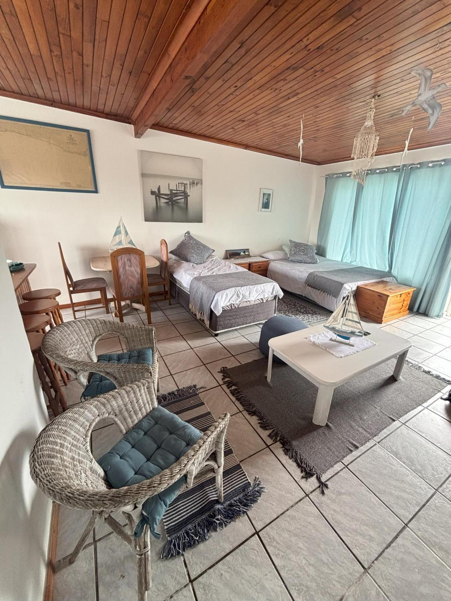 Seal Point Apartments Cape St. Francis Exteriör bild