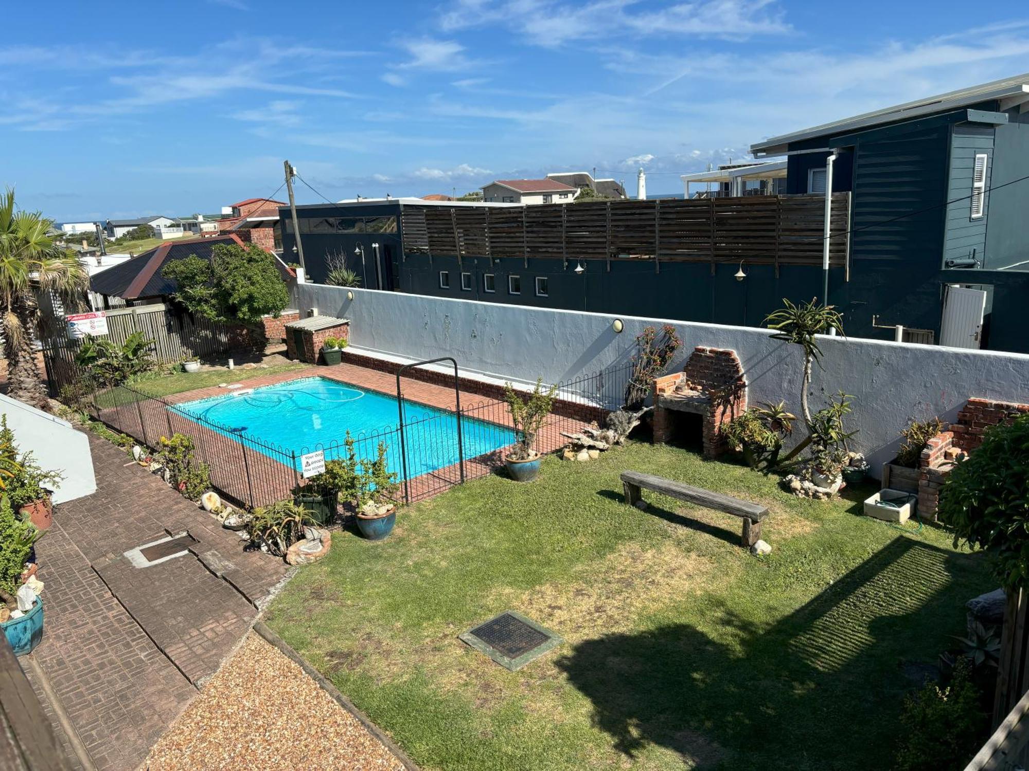 Seal Point Apartments Cape St. Francis Exteriör bild